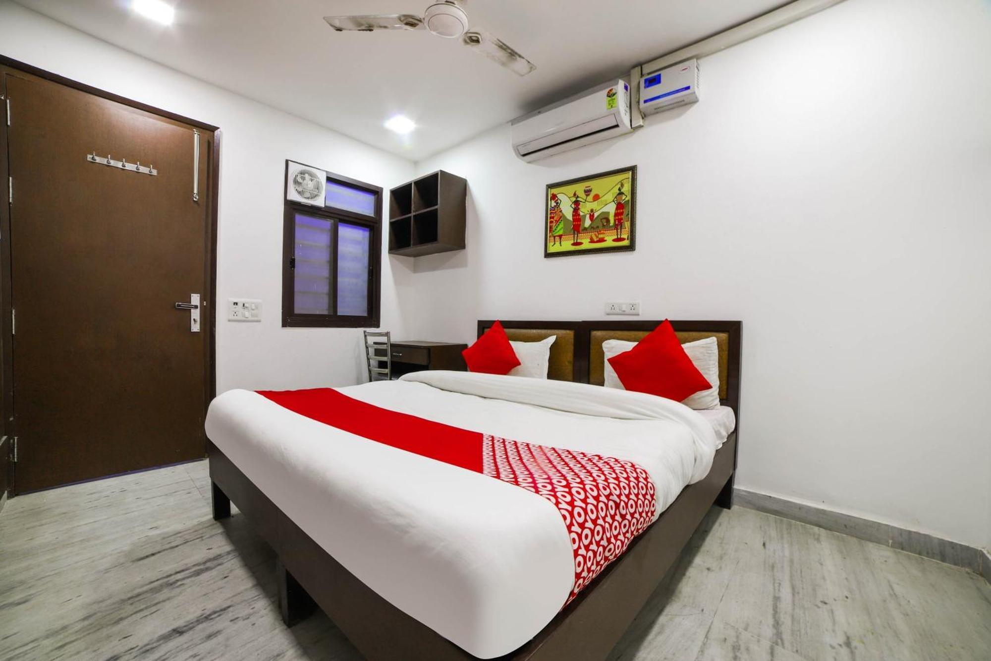 Hotel Seven S Delhi  Exteriör bild
